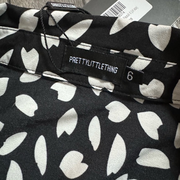 NWT Pretty little thing romper. - Picture 2 of 3